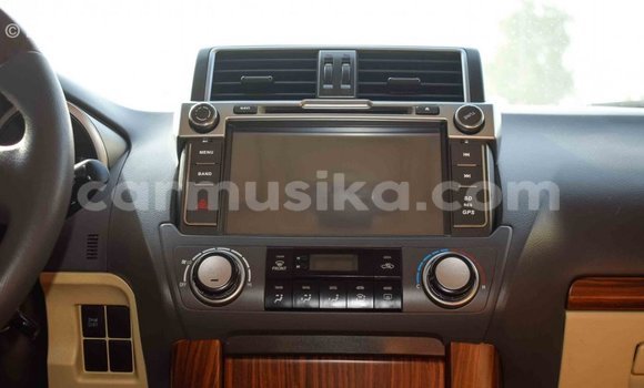 Acheter Import Voiture Toyota Prado Blanc à Import - Dubai, Harare Acheter Import Voiture Toyota Prado Blanc à Import - Dubai, Harare