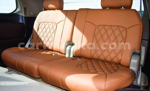 Acheter Import Voiture Toyota Land Cruiser Blanc à Import - Dubai, Harare Acheter Import Voiture Toyota Land Cruiser Blanc à Import - Dubai, Harare