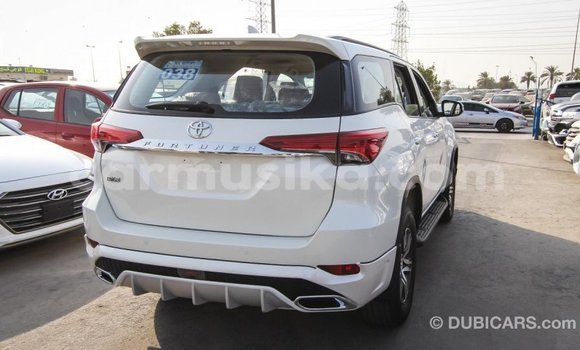 Tenga Imported Toyota Fortuner Chena Mota in Import - Dubai in Harare Tenga Imported Toyota Fortuner Chena Mota in Import - Dubai in Harare