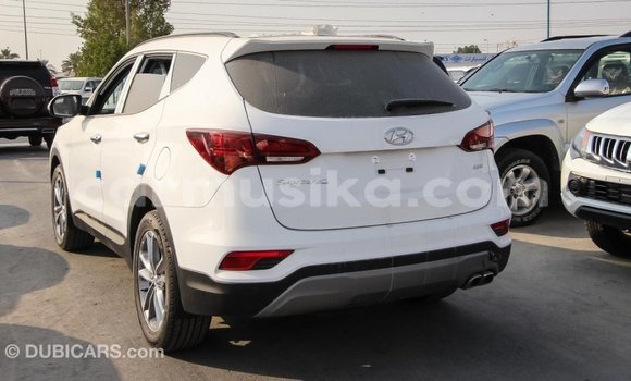 Tenga Imported Hyundai Santa Fe Chena Mota in Import - Dubai in Harare Tenga Imported Hyundai Santa Fe Chena Mota in Import - Dubai in Harare