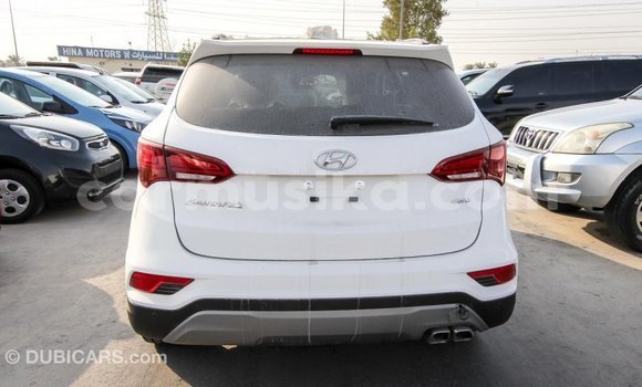 Tenga Imported Hyundai Santa Fe Chena Mota in Import - Dubai in Harare Tenga Imported Hyundai Santa Fe Chena Mota in Import - Dubai in Harare