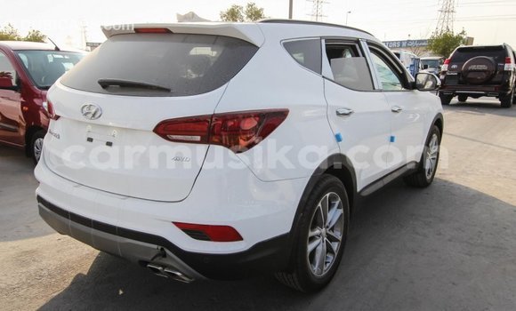 Tenga Imported Hyundai Santa Fe Chena Mota in Import - Dubai in Harare Tenga Imported Hyundai Santa Fe Chena Mota in Import - Dubai in Harare