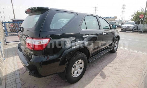 Tenga Imported Toyota Fortuner Nhema Mota in Import - Dubai in Harare Tenga Imported Toyota Fortuner Nhema Mota in Import - Dubai in Harare