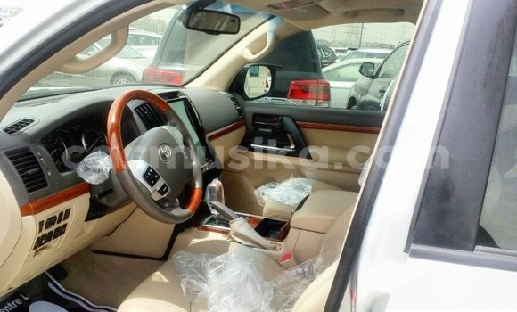 Tenga Imported Toyota Land Cruiser Zvimwe Mota in Import - Dubai in Harare Tenga Imported Toyota Land Cruiser Zvimwe Mota in Import - Dubai in Harare