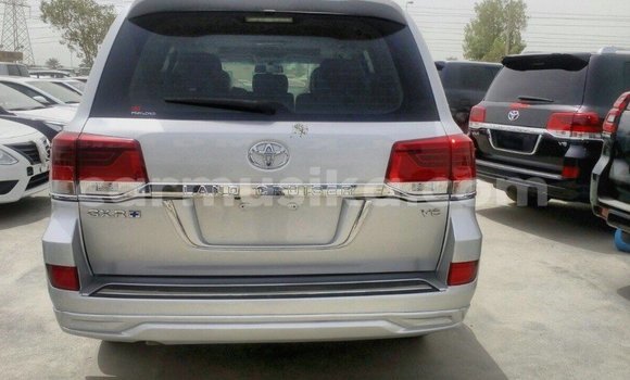 Tenga Imported Toyota Land Cruiser Zvimwe Mota in Import - Dubai in Harare Tenga Imported Toyota Land Cruiser Zvimwe Mota in Import - Dubai in Harare