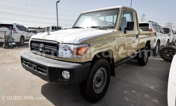 Tenga Imported Toyota Land Cruiser Beige Mota in Import - Dubai in Harare Tenga Imported Toyota Land Cruiser Beige Mota in Import - Dubai in Harare