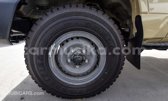 Tenga Imported Toyota Land Cruiser Beige Mota in Import - Dubai in Harare Tenga Imported Toyota Land Cruiser Beige Mota in Import - Dubai in Harare