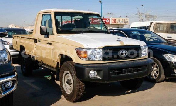 Acheter Import Voiture Toyota Land Cruiser Beige à Import - Dubai, Harare Acheter Import Voiture Toyota Land Cruiser Beige à Import - Dubai, Harare