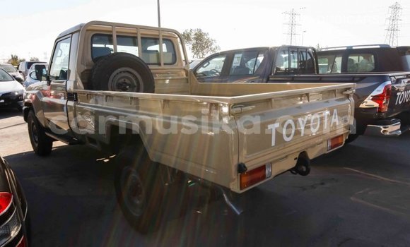 Acheter Import Voiture Toyota Land Cruiser Beige à Import - Dubai, Harare Acheter Import Voiture Toyota Land Cruiser Beige à Import - Dubai, Harare