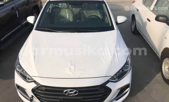 Acheter Import Voiture Hyundai Elantra Blanc à Import - Dubai, Harare Acheter Import Voiture Hyundai Elantra Blanc à Import - Dubai, Harare
