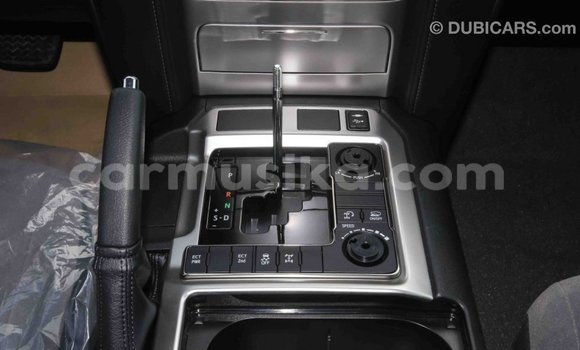 Tenga Imported Toyota Land Cruiser Chena Mota in Import - Dubai in Harare Tenga Imported Toyota Land Cruiser Chena Mota in Import - Dubai in Harare