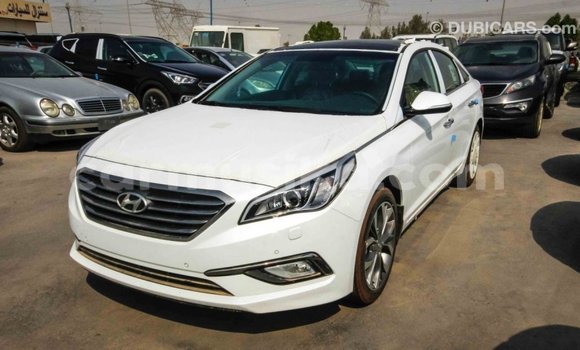 Acheter Import Voiture Hyundai Sonata Blanc à Import - Dubai, Harare Acheter Import Voiture Hyundai Sonata Blanc à Import - Dubai, Harare