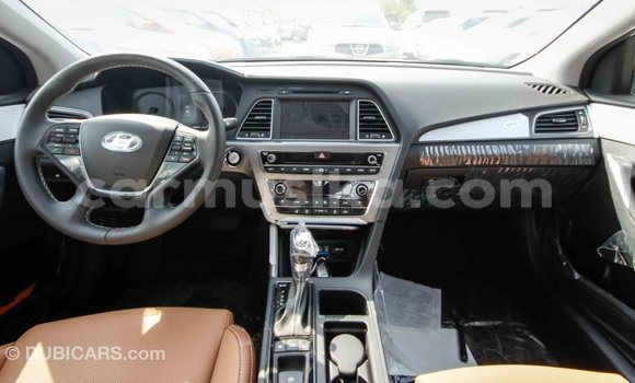 Acheter Import Voiture Hyundai Sonata Blanc à Import - Dubai, Harare Acheter Import Voiture Hyundai Sonata Blanc à Import - Dubai, Harare