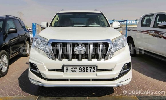 Acheter Import Voiture Toyota Prado Blanc à Import - Dubai, Harare Acheter Import Voiture Toyota Prado Blanc à Import - Dubai, Harare