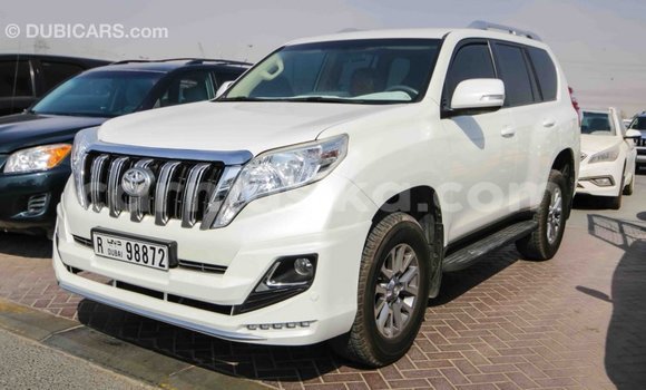 Acheter Import Voiture Toyota Prado Blanc à Import - Dubai, Harare Acheter Import Voiture Toyota Prado Blanc à Import - Dubai, Harare