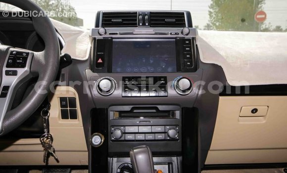Acheter Import Voiture Toyota Prado Blanc à Import - Dubai, Harare Acheter Import Voiture Toyota Prado Blanc à Import - Dubai, Harare
