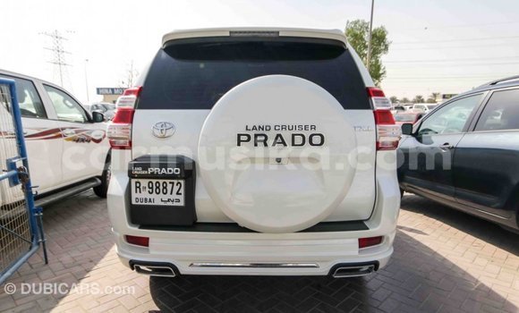 Acheter Import Voiture Toyota Prado Blanc à Import - Dubai, Harare Acheter Import Voiture Toyota Prado Blanc à Import - Dubai, Harare