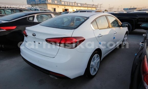 Acheter Import Voiture Kia Cerato Blanc à Import - Dubai, Harare Acheter Import Voiture Kia Cerato Blanc à Import - Dubai, Harare