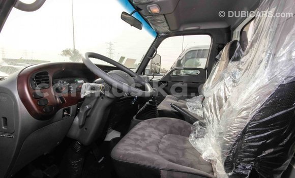 Acheter Import Voiture Hyundai Accent Blanc à Import - Dubai, Harare Acheter Import Voiture Hyundai Accent Blanc à Import - Dubai, Harare