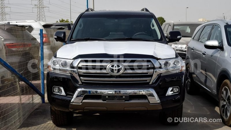 Big with watermark toyota land cruiser harare import dubai 8444