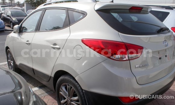 Acheter Import Voiture Hyundai Tucson Beige à Import - Dubai, Harare Acheter Import Voiture Hyundai Tucson Beige à Import - Dubai, Harare