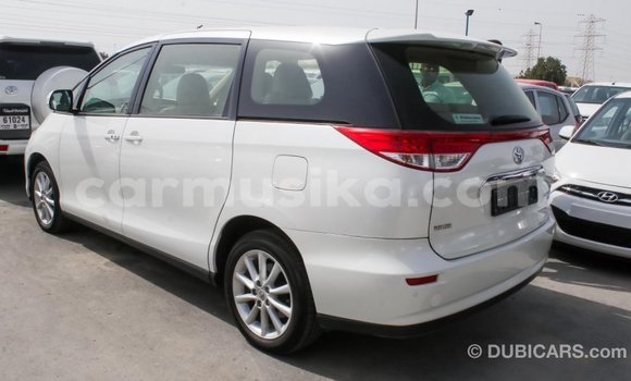 Tenga Imported Toyota Previa Chena Mota in Import - Dubai in Harare Tenga Imported Toyota Previa Chena Mota in Import - Dubai in Harare