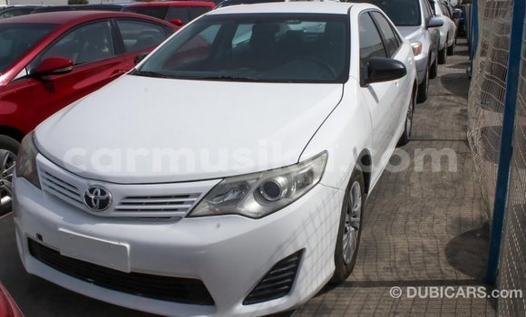 Tenga Imported Toyota Camry Chena Mota in Import - Dubai in Harare Tenga Imported Toyota Camry Chena Mota in Import - Dubai in Harare