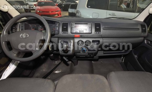 Acheter Import Voiture Toyota Hiace Blanc à Import - Dubai, Harare Acheter Import Voiture Toyota Hiace Blanc à Import - Dubai, Harare