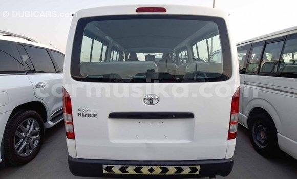Acheter Import Voiture Toyota Hiace Blanc à Import - Dubai, Harare Acheter Import Voiture Toyota Hiace Blanc à Import - Dubai, Harare