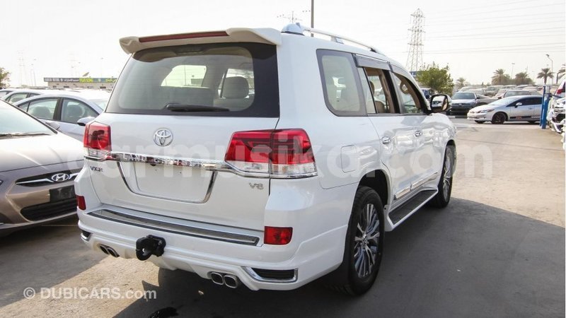 Big with watermark toyota land cruiser harare import dubai 8461