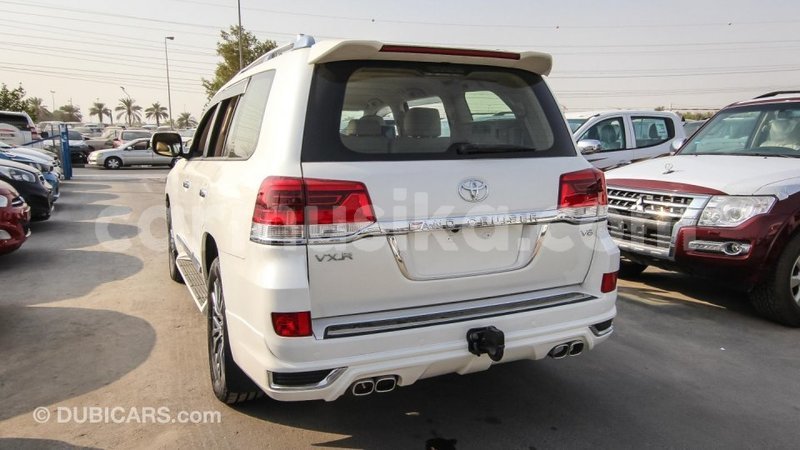 Big with watermark toyota land cruiser harare import dubai 8461