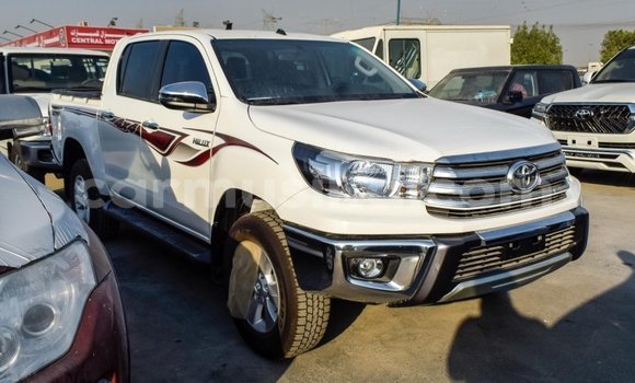 Tenga Imported Toyota Hilux Chena Mota in Import - Dubai in Harare Tenga Imported Toyota Hilux Chena Mota in Import - Dubai in Harare