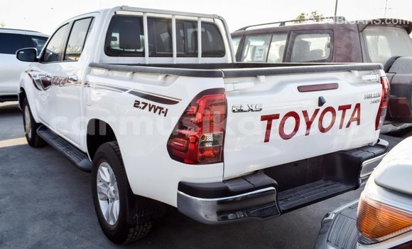 Tenga Imported Toyota Hilux Chena Mota in Import - Dubai in Harare Tenga Imported Toyota Hilux Chena Mota in Import - Dubai in Harare