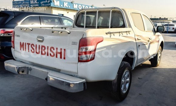 Tenga Imported Mitsubishi L200 Chena Mota in Import - Dubai in Harare Tenga Imported Mitsubishi L200 Chena Mota in Import - Dubai in Harare