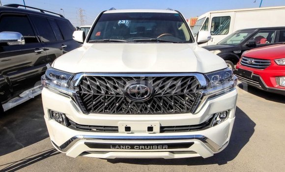 Acheter Import Voiture Toyota Land Cruiser Blanc à Import - Dubai, Harare Acheter Import Voiture Toyota Land Cruiser Blanc à Import - Dubai, Harare