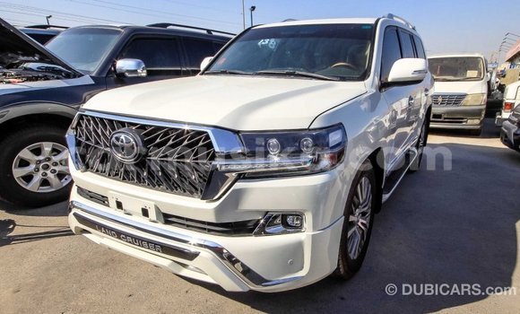 Acheter Import Voiture Toyota Land Cruiser Blanc à Import - Dubai, Harare Acheter Import Voiture Toyota Land Cruiser Blanc à Import - Dubai, Harare