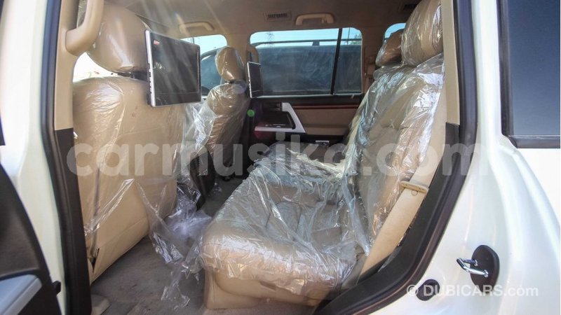 Big with watermark toyota land cruiser harare import dubai 8466