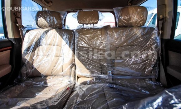 Acheter Import Voiture Toyota Land Cruiser Blanc à Import - Dubai, Harare Acheter Import Voiture Toyota Land Cruiser Blanc à Import - Dubai, Harare