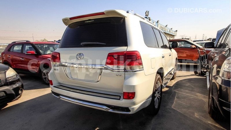 Big with watermark toyota land cruiser harare import dubai 8466