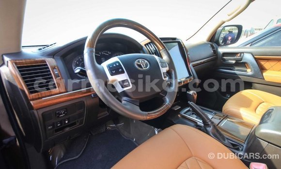 Tenga Imported Toyota Land Cruiser Bhurawuni Mota in Import - Dubai in Harare Tenga Imported Toyota Land Cruiser Bhurawuni Mota in Import - Dubai in Harare