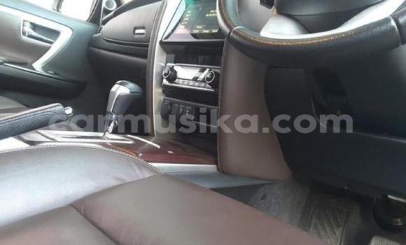 Nunua Ilio tumika Toyota Fortuner Fedha Gari ndani ya Beitbridge nchini Matabeleland Kusini Nunua Ilio tumika Toyota Fortuner Fedha Gari ndani ya Beitbridge nchini Matabeleland Kusini