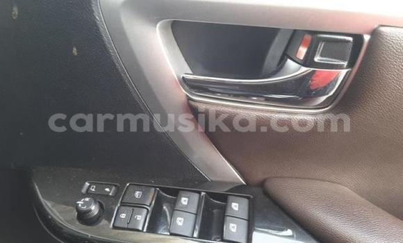 Nunua Ilio tumika Toyota Fortuner Fedha Gari ndani ya Beitbridge nchini Matabeleland Kusini Nunua Ilio tumika Toyota Fortuner Fedha Gari ndani ya Beitbridge nchini Matabeleland Kusini