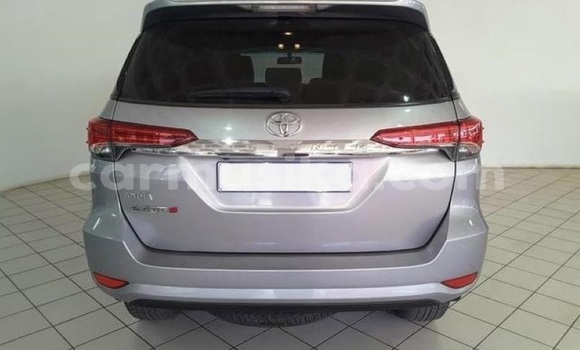 Nunua Ilio tumika Toyota Fortuner Fedha Gari ndani ya Beitbridge nchini Matabeleland Kusini Nunua Ilio tumika Toyota Fortuner Fedha Gari ndani ya Beitbridge nchini Matabeleland Kusini