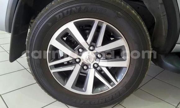 Nunua Ilio tumika Toyota Fortuner Fedha Gari ndani ya Beitbridge nchini Matabeleland Kusini Nunua Ilio tumika Toyota Fortuner Fedha Gari ndani ya Beitbridge nchini Matabeleland Kusini