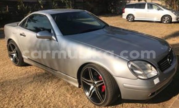 Acheter Occasion Voiture Mercedes‒Benz CLK–Class Gris à Harare, Harare Acheter Occasion Voiture Mercedes‒Benz CLK–Class Gris à Harare, Harare