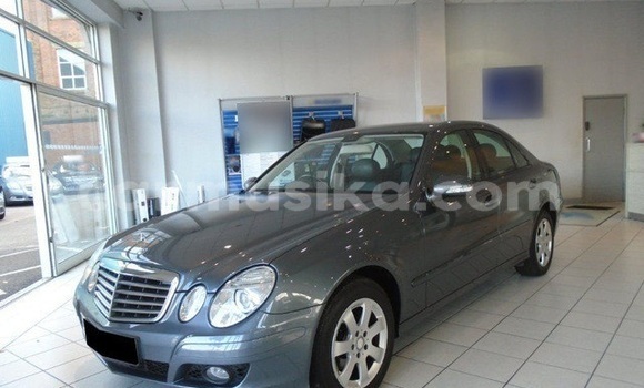 Tenga Tsaru Mercedes‒Benz E–Class Sirivha Mota in Beitbridge in Matabeleland South Tenga Tsaru Mercedes‒Benz E–Class Sirivha Mota in Beitbridge in Matabeleland South