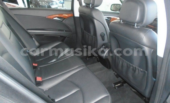 Tenga Tsaru Mercedes‒Benz E–Class Sirivha Mota in Beitbridge in Matabeleland South Tenga Tsaru Mercedes‒Benz E–Class Sirivha Mota in Beitbridge in Matabeleland South