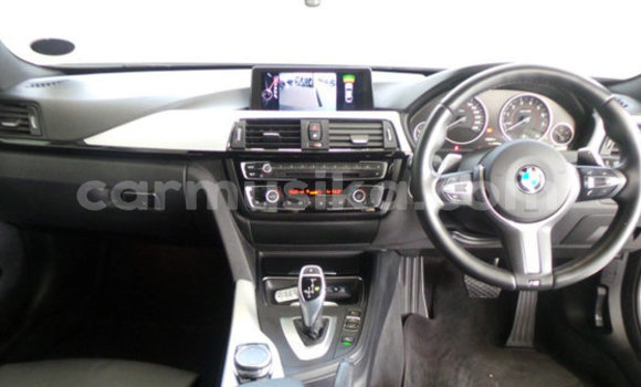 Acheter Occasion Voiture BMW 3–Series Gris à Beitbridge, Matabeleland South Acheter Occasion Voiture BMW 3–Series Gris à Beitbridge, Matabeleland South