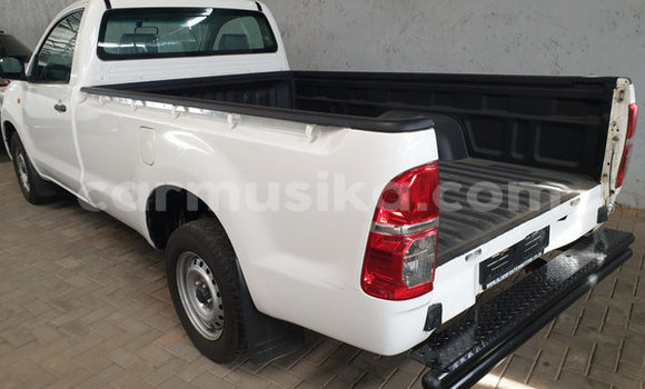 Acheter Occasion Voiture Toyota Hilux Blanc à Beitbridge, Matabeleland South Acheter Occasion Voiture Toyota Hilux Blanc à Beitbridge, Matabeleland South