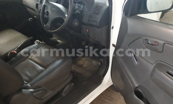 Acheter Occasion Voiture Toyota Hilux Blanc à Beitbridge, Matabeleland South Acheter Occasion Voiture Toyota Hilux Blanc à Beitbridge, Matabeleland South